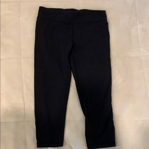 black capri leggings